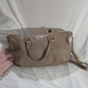 Miu Miu

Miu Miu Taupe Vitello Daino Leather Handbag